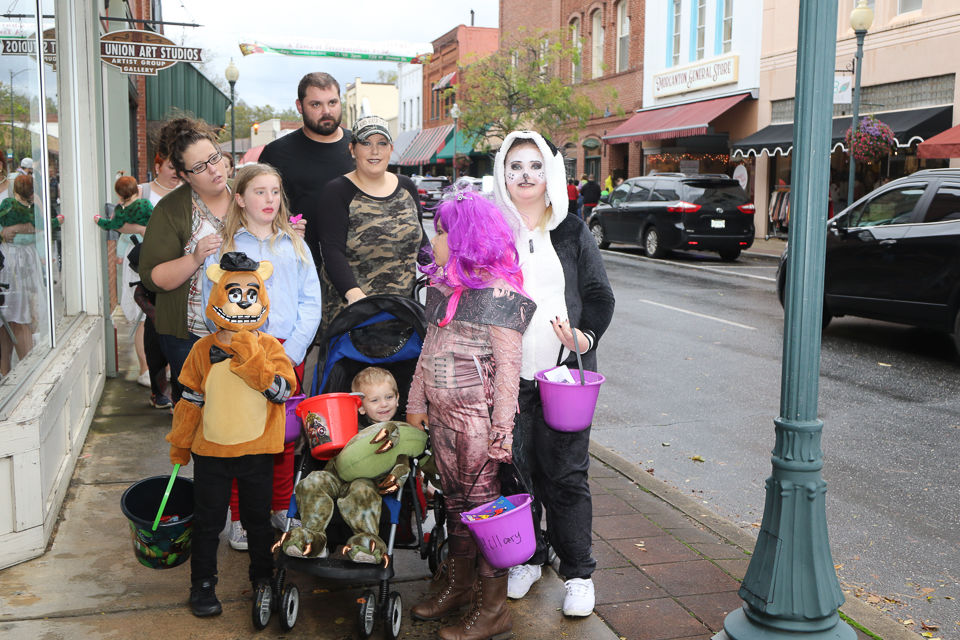 Halloween Trick or Treat Downtown Morganton 2019-9538.JPG